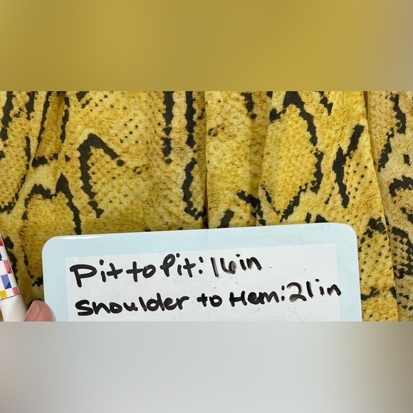 FRAME Off The Shoulder Billow Yellow Top in Python Multi Print Women’s XS Chic - Picture 13 of 14